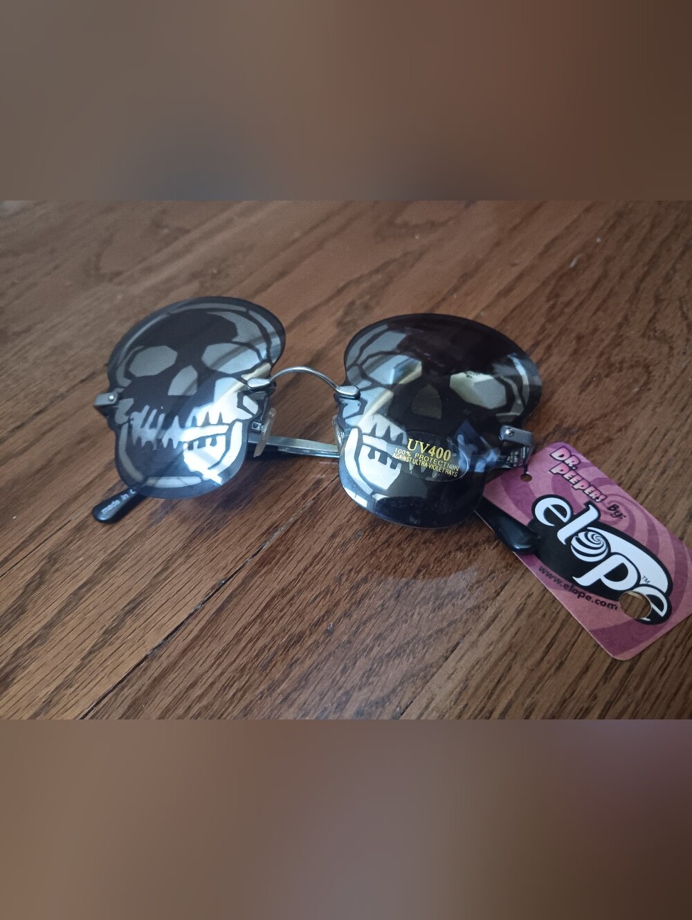 NWT Elope Skull Sunglasses Novelty UV400 Dark Tinted Skeleton Glasses Halloween